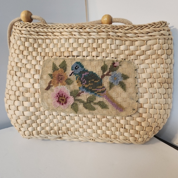 Handbags - Straw bag with needle point of bird, flowers. 4 big wooden beads 16" x 10"